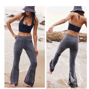 FP MOVEMENT
FP Movement Flow Flare Pants Women's Blue Flared Pants size L Large